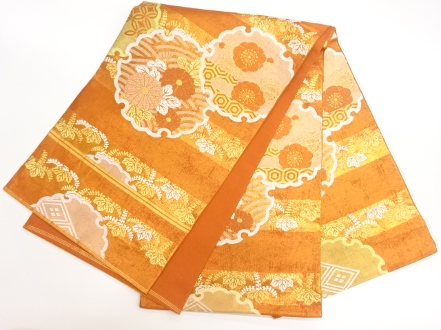  川島織物製　引箔横段に雪輪・梅・菊模様織出し丸帯